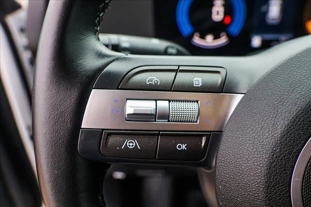 Used 2025 Hyundai Kona SEL image 13