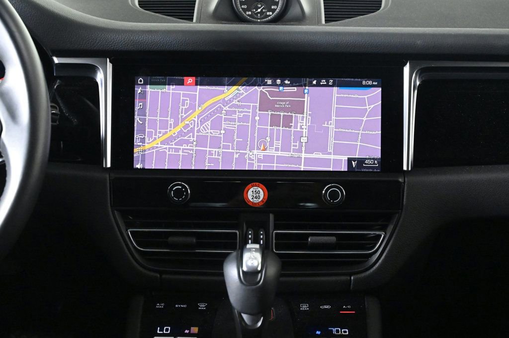 Certified 2022 Porsche Macan S image 16
