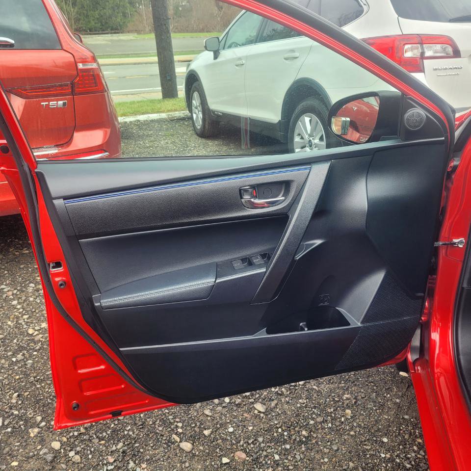 Used 2019 Toyota Corolla XSE image 10