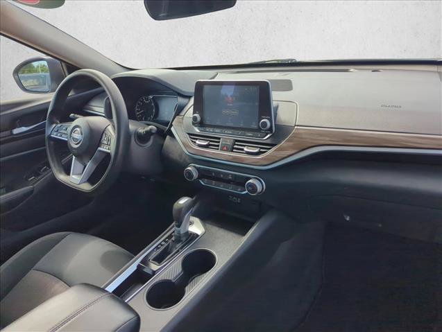 Used 2025 Nissan Altima 2.5 SV FWD image 22