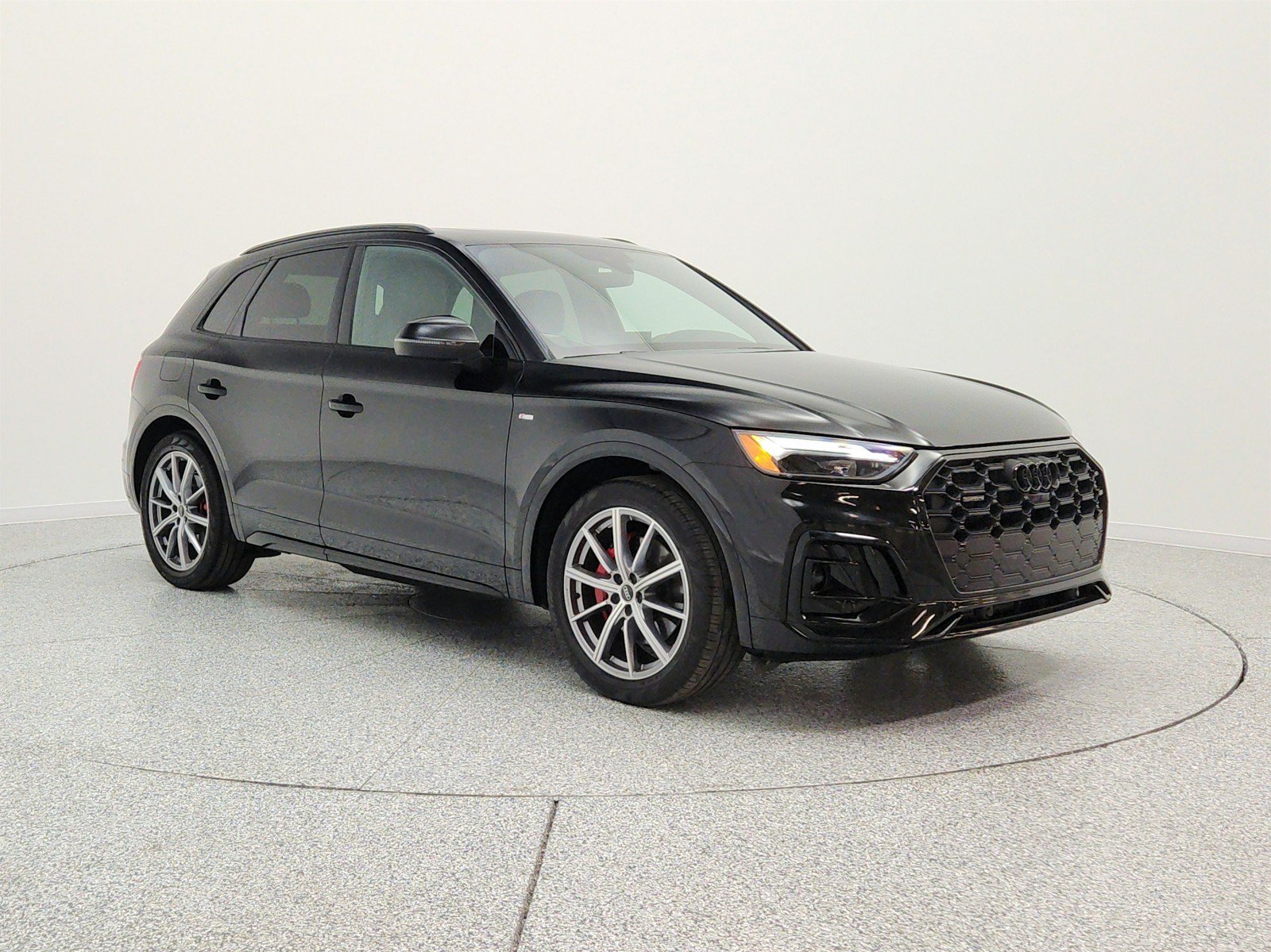 Used 2024 Audi Q5 e Premium Plus w/ Premium Plus Package AWD/4WD image 3