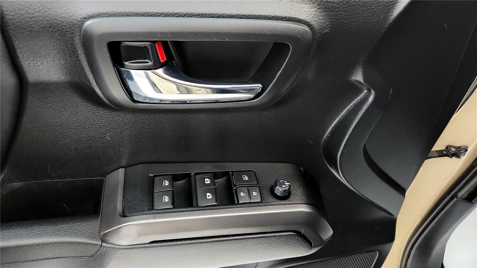 Used 2020 Toyota Tacoma TRD Off-Road image 22