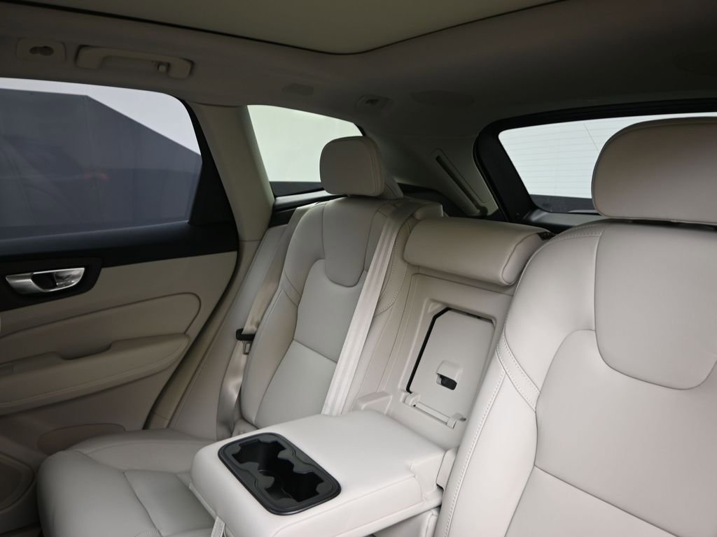 New 2026 Volvo XC60 T8 Ultra image 19