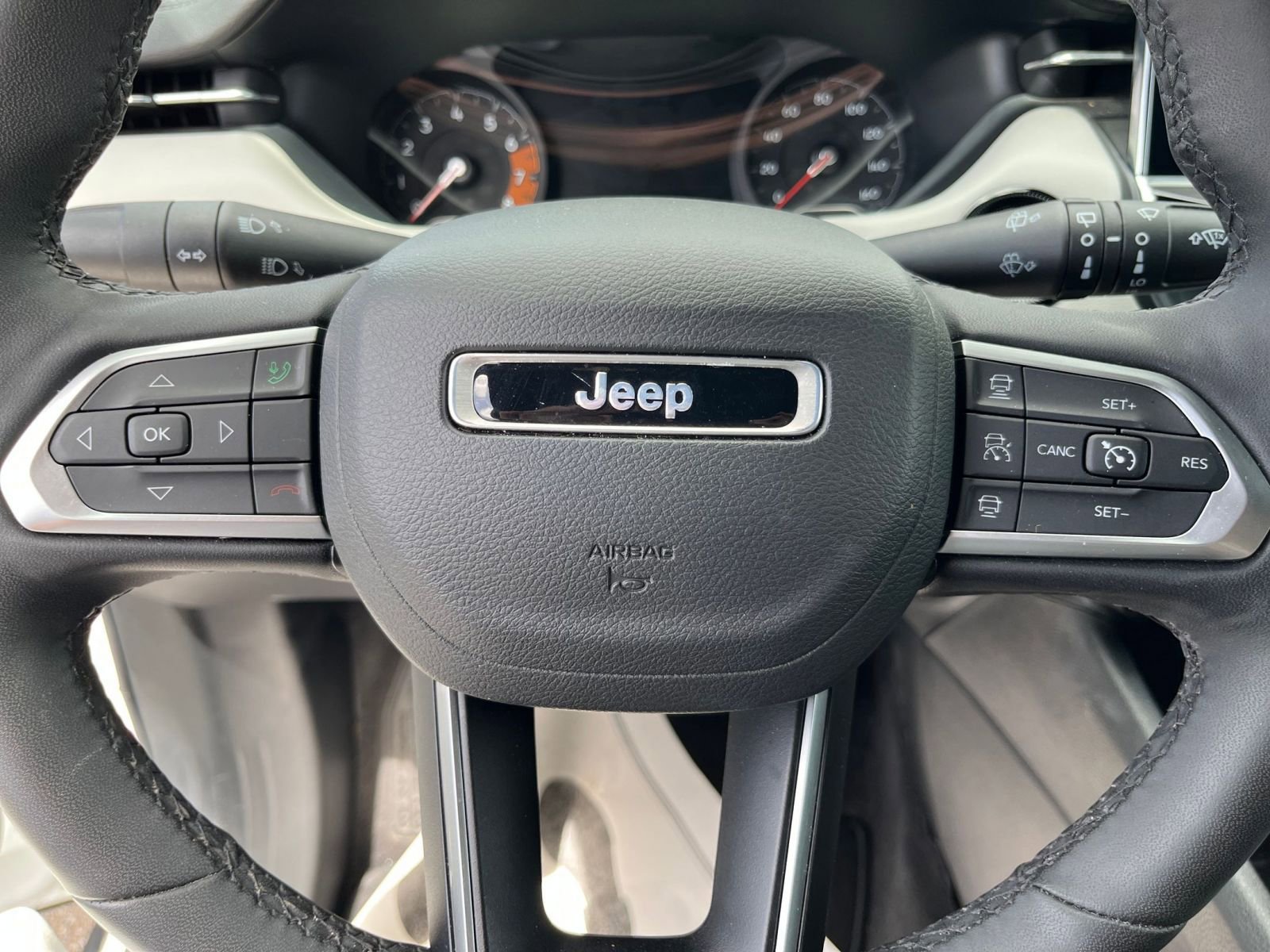Used 2025 Jeep Compass Limited image 29
