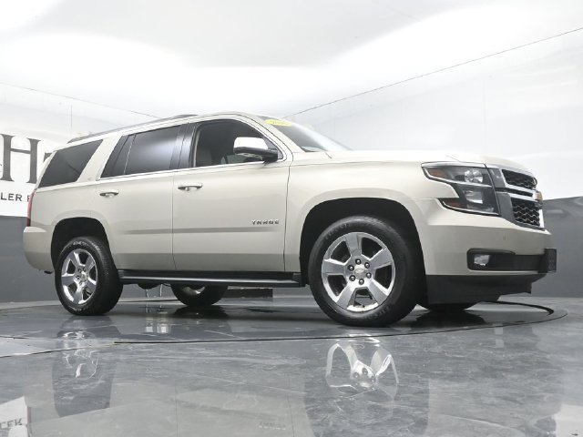 Used 2016 Chevrolet Tahoe LT w/ Luxury Package AWD/4WD image 2