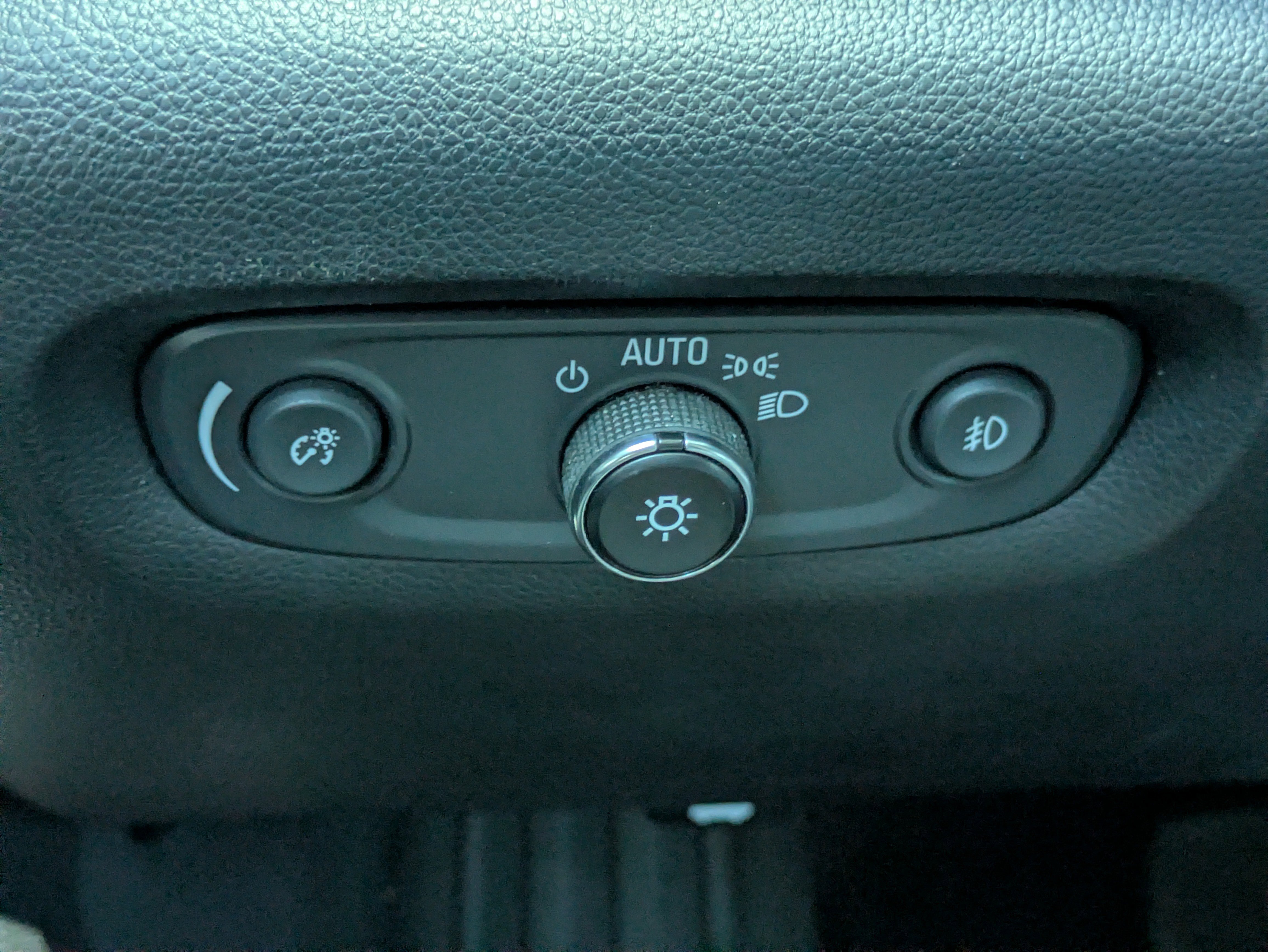 Used 2021 Chevrolet Traverse LT FWD image 17