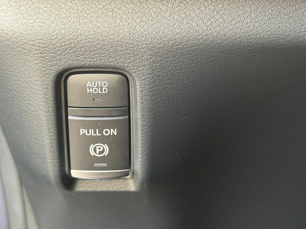 Used 2025 INFINITI QX80 Sensory AWD/4WD image 37