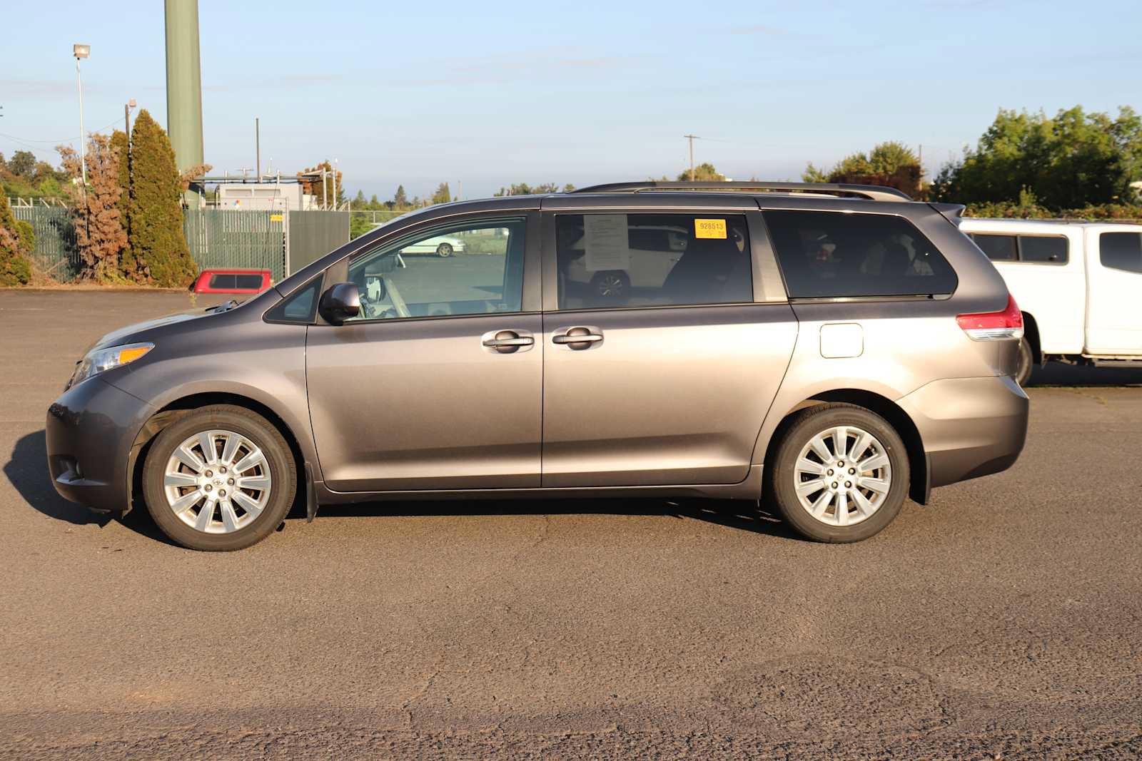 Used 2013 Toyota Sienna XLE AWD/4WD image 8