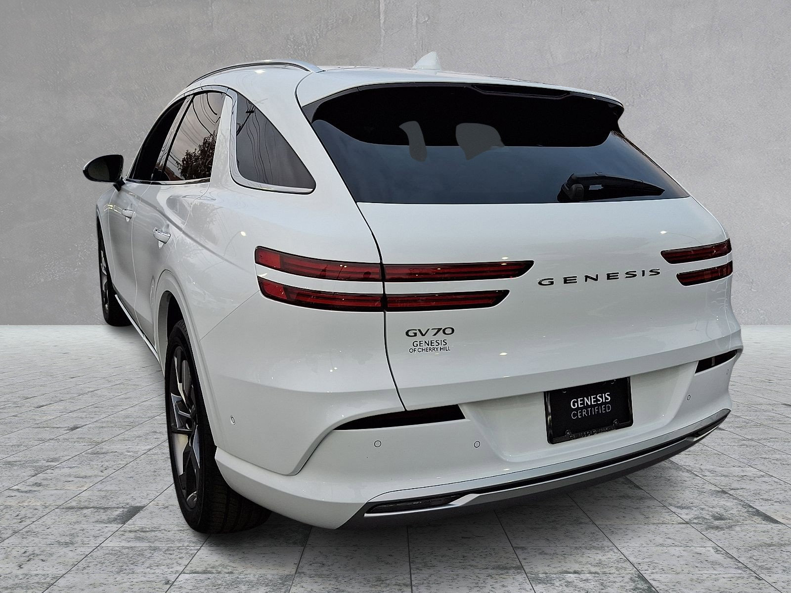 Certified 2025 Genesis Electrified GV70 image 8