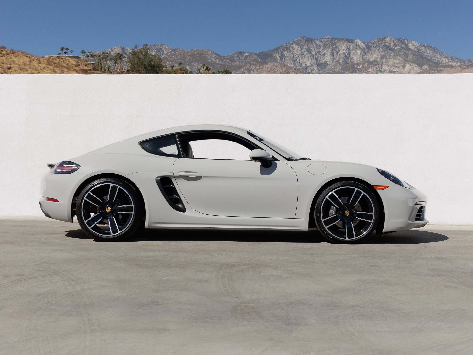 Certified 2025 Porsche 718 Cayman RWD image 8
