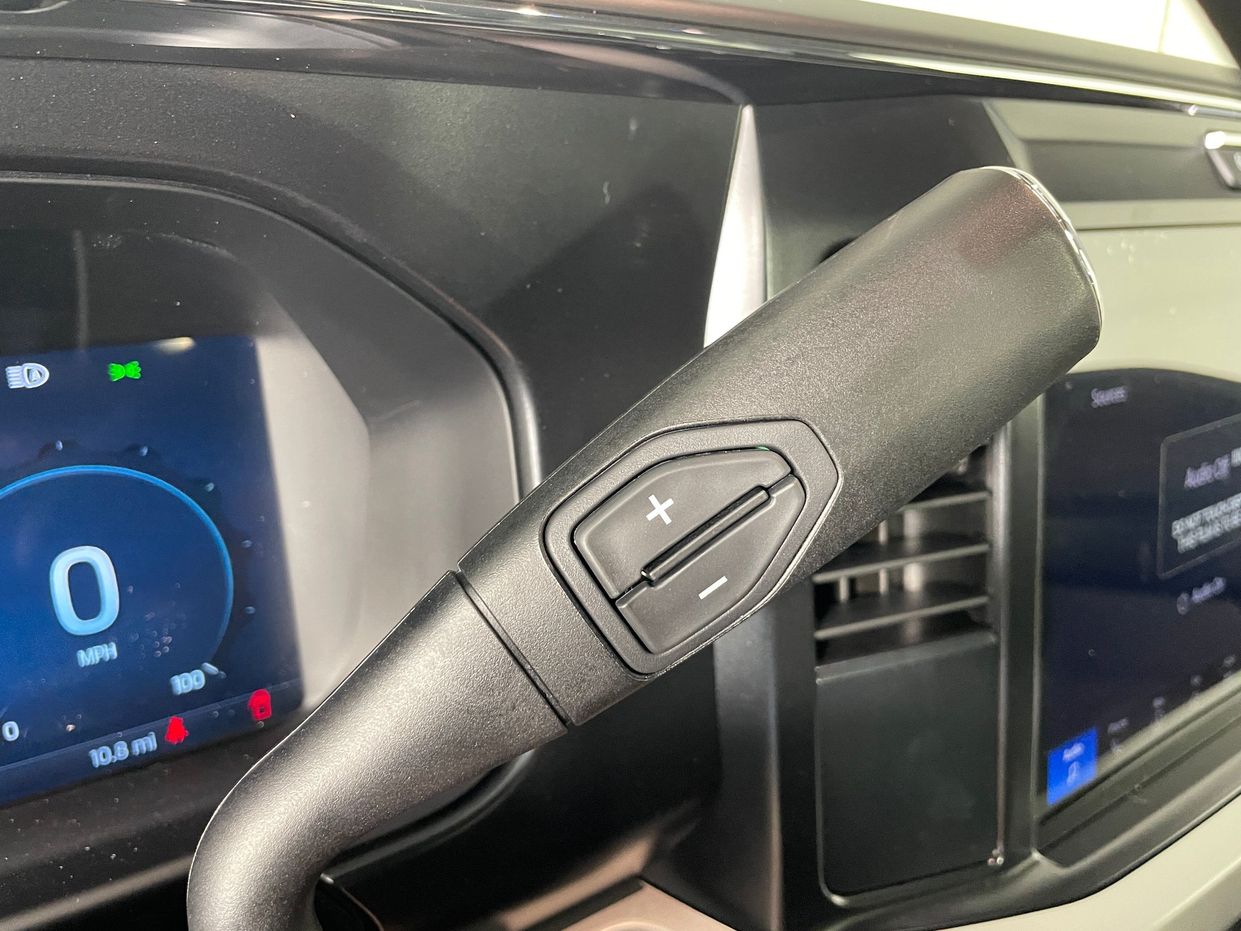 New 2026 Ford F250 XLT w/ XLT Premium Package AWD/4WD image 7