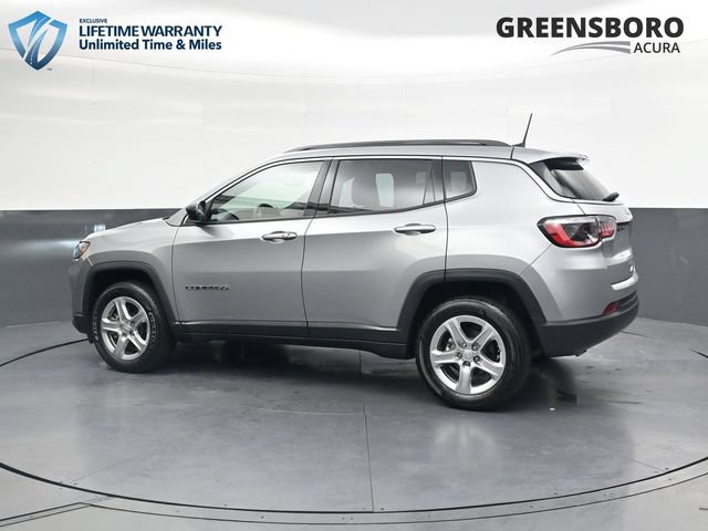 Used 2023 Jeep Compass Latitude w/ Sun and Sound Group AWD/4WD image 9