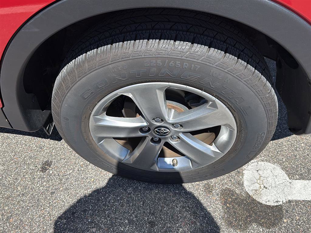 Used 2015 Toyota RAV4 XLE AWD/4WD image 14