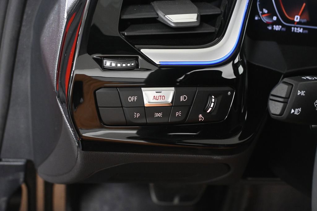 Used 2025 BMW Z4 M40i w/ Premium Package image 32