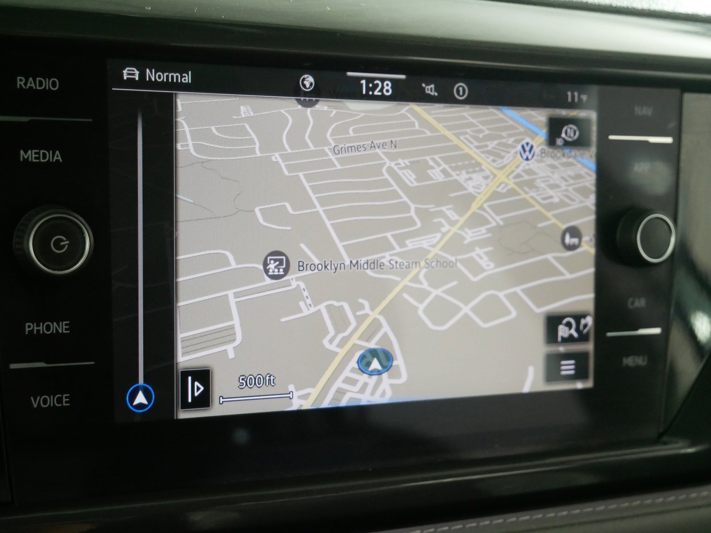 Used 2023 Volkswagen Taos SEL image 31