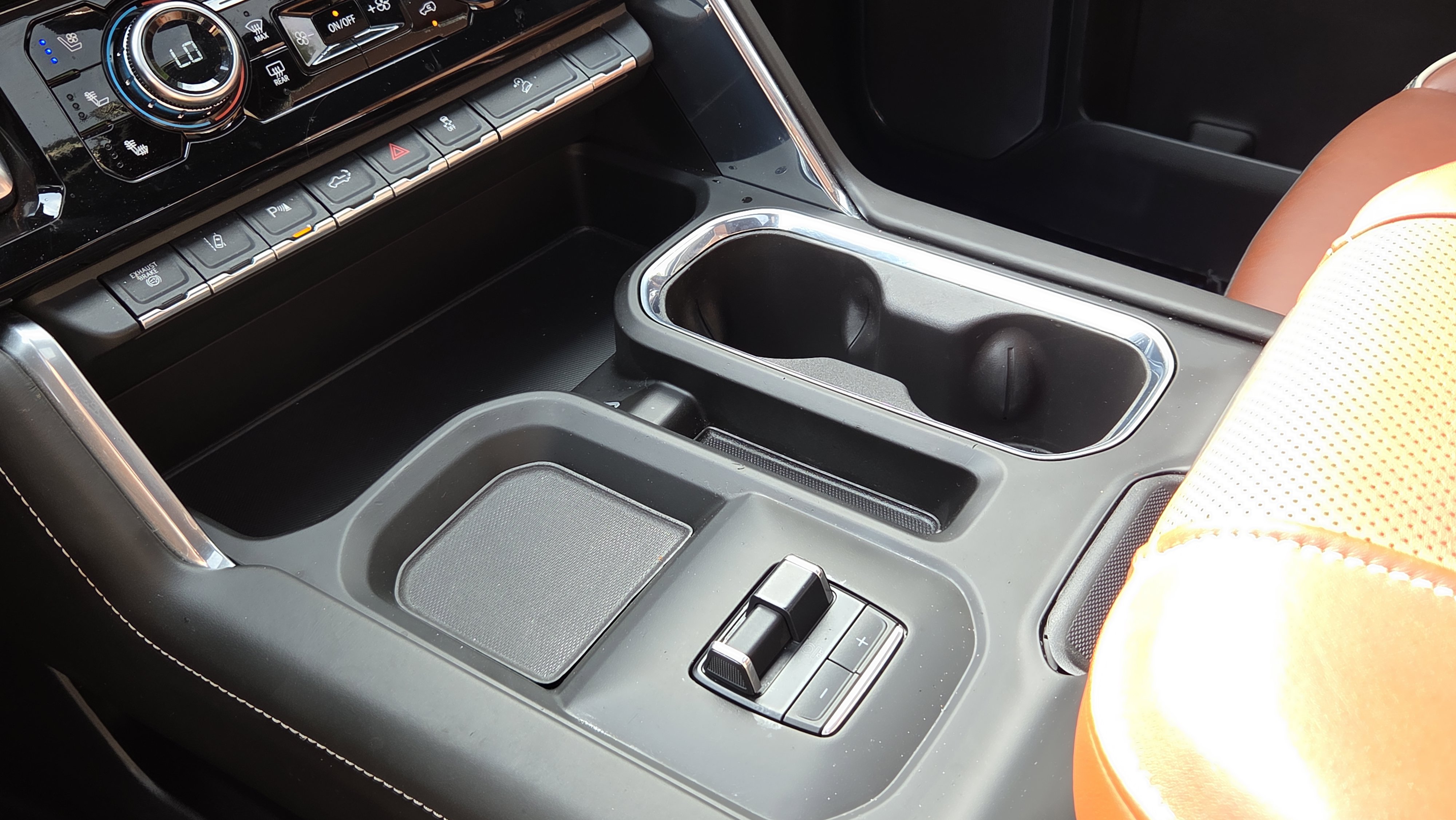 Certified 2024 GMC Sierra 2500 Denali Ultimate w/ Max Trailering Package image 27