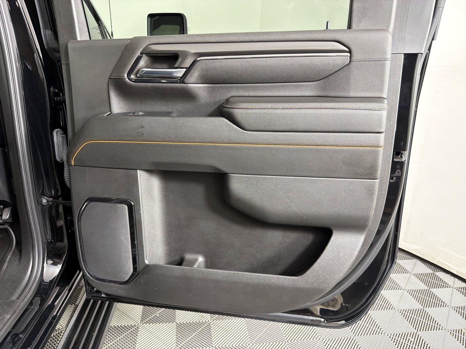 Used 2024 GMC Sierra 2500 AT4 w/ AT4 Premium Plus Package AWD/4WD image 15