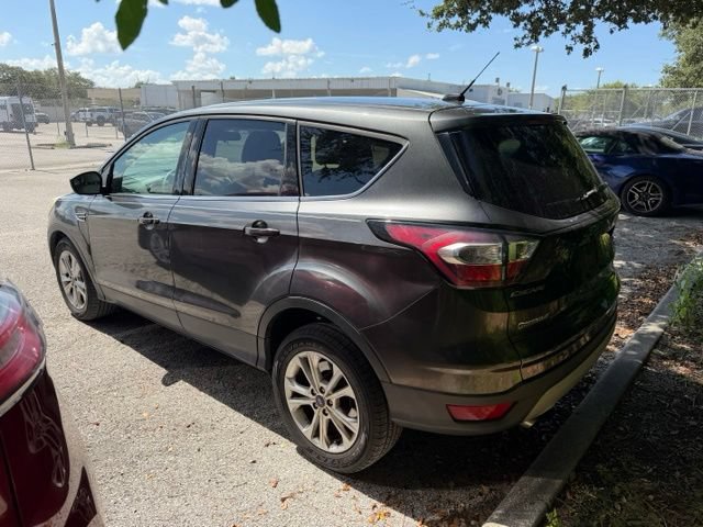 Used 2017 Ford Escape SE FWD image 9