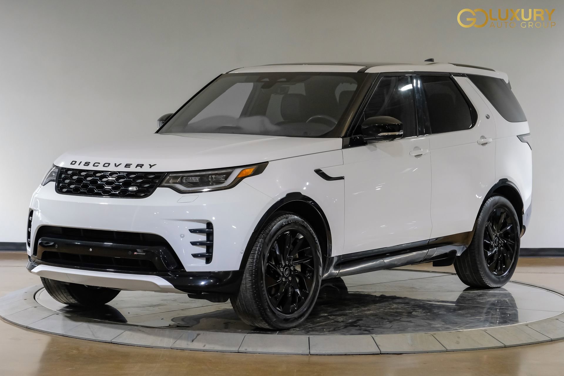 Used 2023 Land Rover Discovery S R-Dynamic AWD/4WD image 8