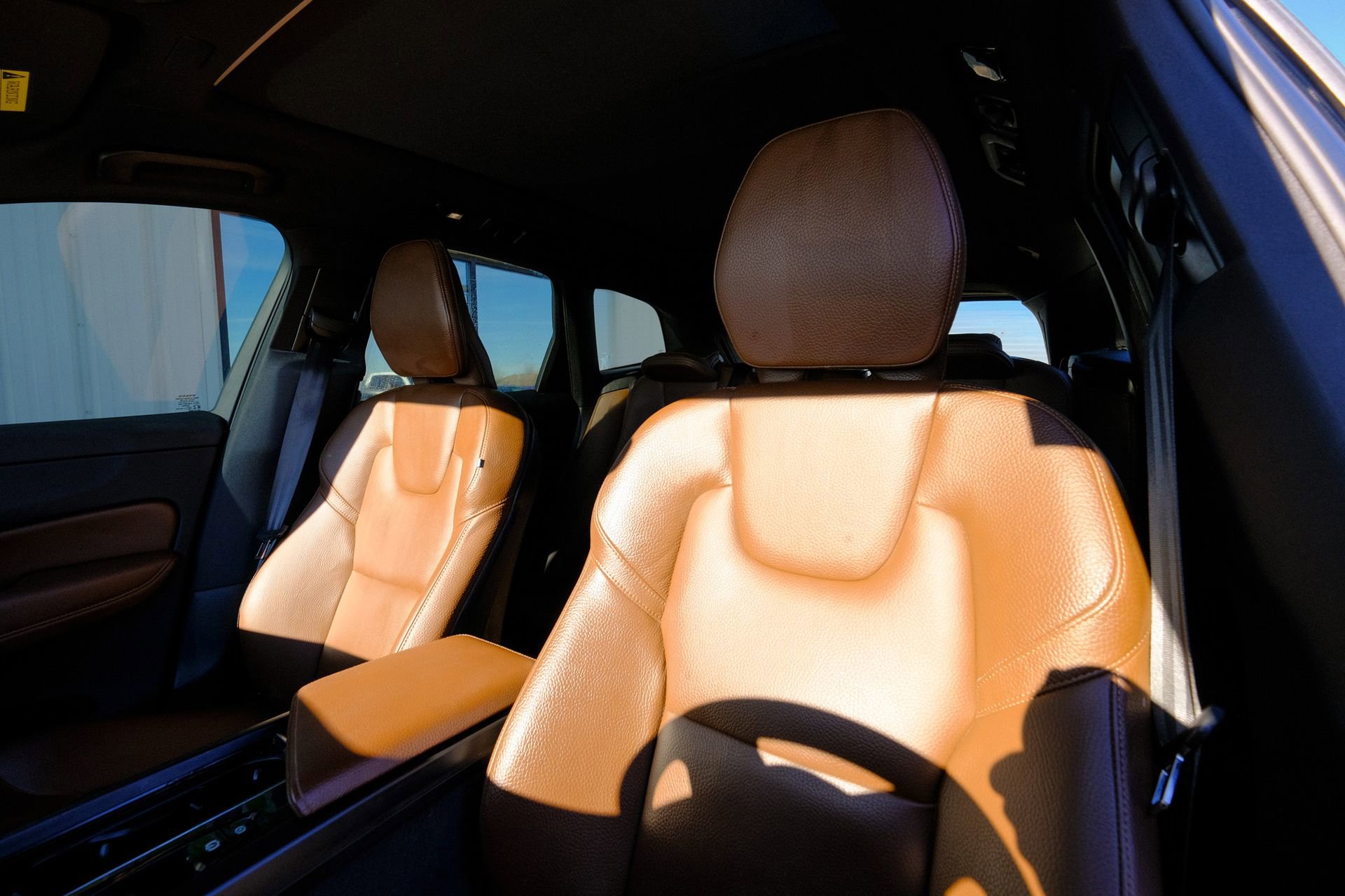 Used 2022 Volvo XC60 B5 Momentum image 27