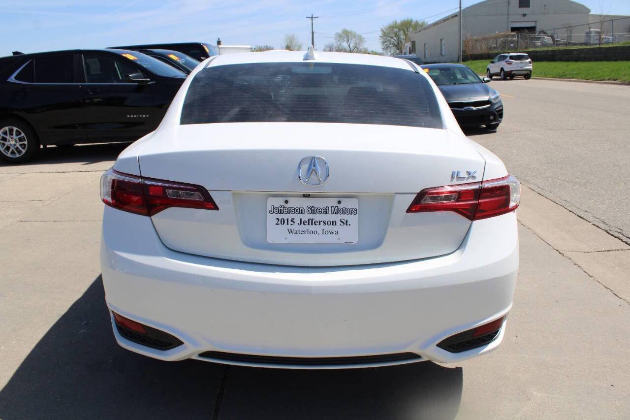 Used 2017 Acura ILX FWD image 2