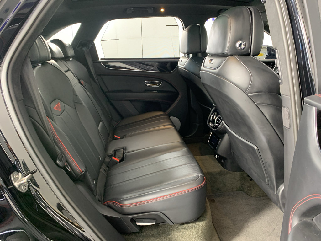 Used 2023 Bentley Bentayga AWD/4WD image 40