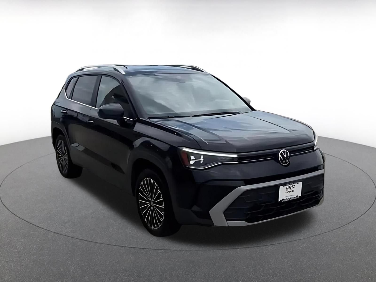 Used 2026 Volkswagen Taos SE FWD image 3