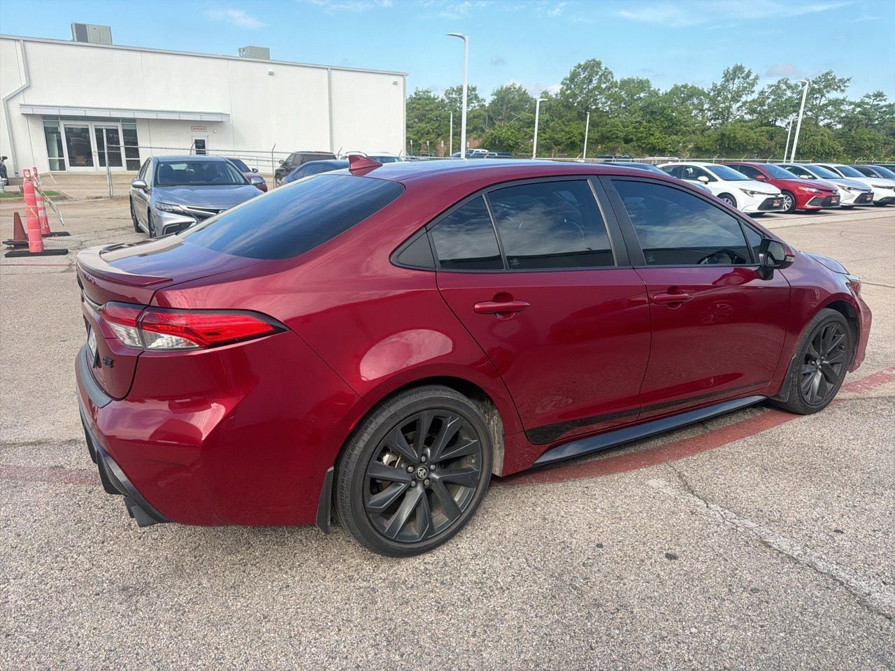 Used 2023 Toyota Corolla SE FWD image 4