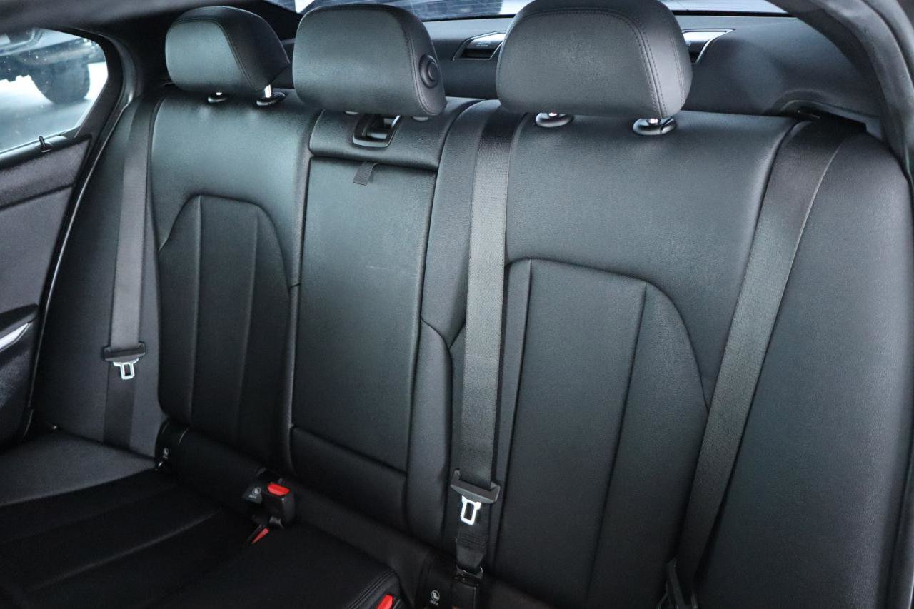 Used 2020 BMW 330i Sedan w/ M Sport Package image 31