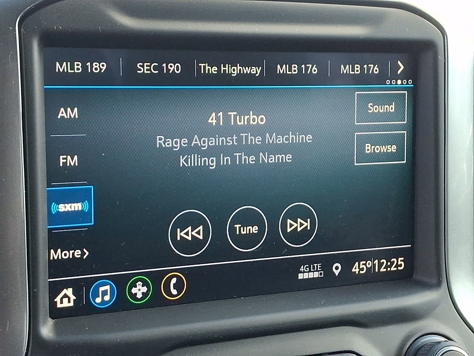 Used 2021 Chevrolet Silverado 1500 RST w/ Bed Protection Package image 17