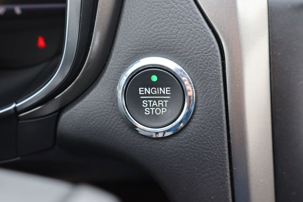 Used 2017 Ford Fusion SE w/ Fusion SE Technology Package image 10