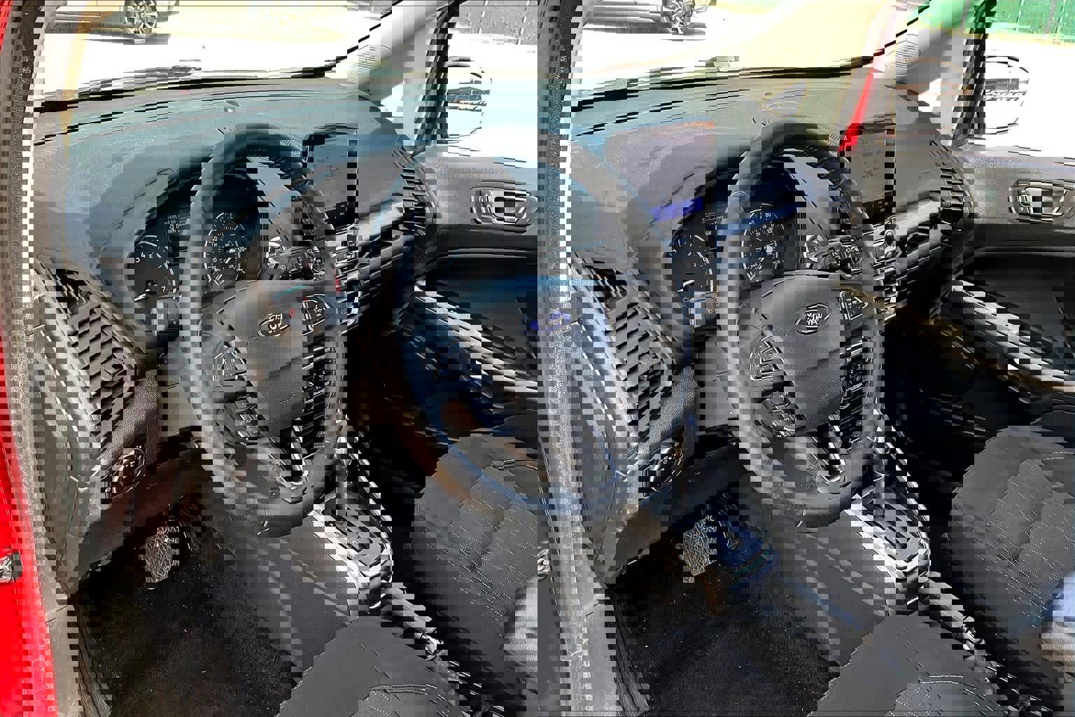 Used 2020 Ford EcoSport SE w/ SE Convenience Package image 17