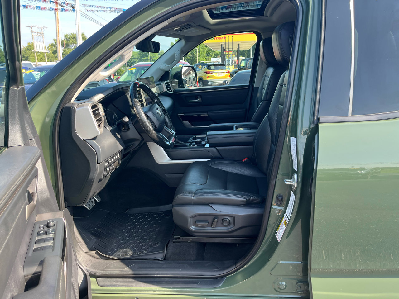 Used 2022 Toyota Tundra Limited image 11