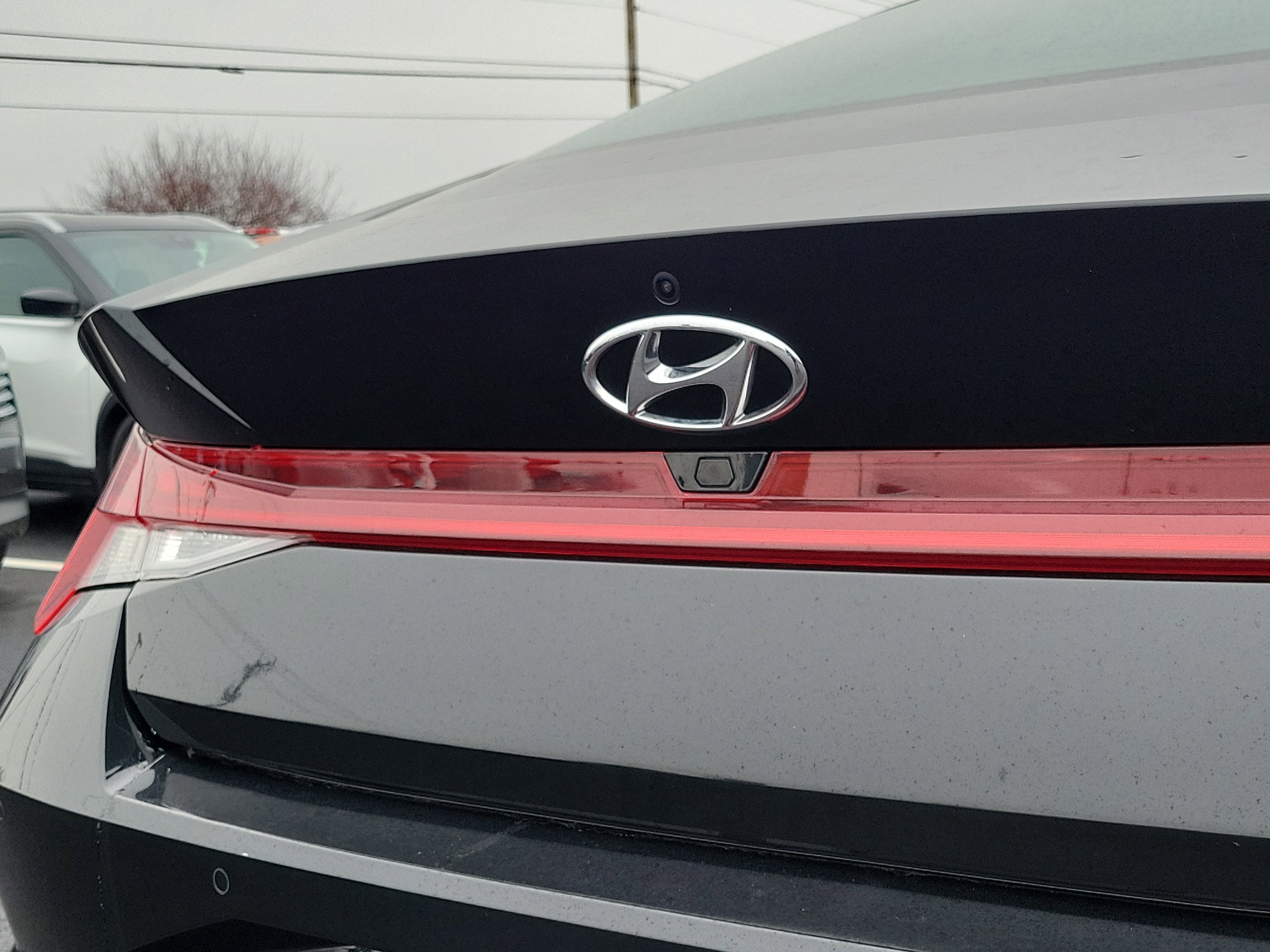 Used 2023 Hyundai Elantra Limited w/ Cargo Package image 6