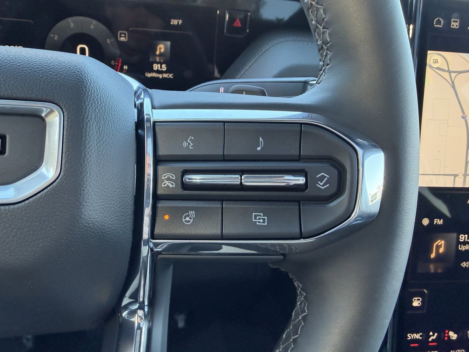 New 2025 GMC Yukon XL Denali w/ Sun & Power Step Package image 15