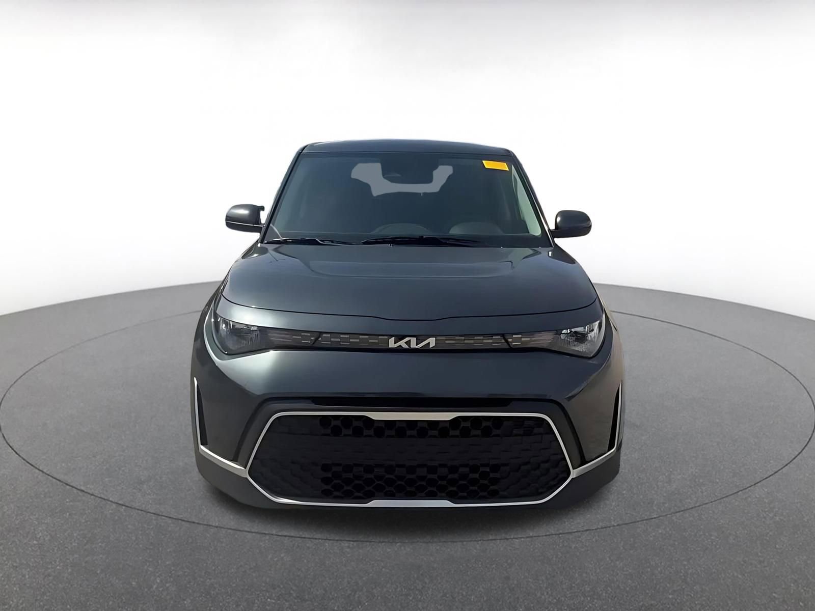 Used 2025 Kia Soul LX w/ LX Technology Package image 4