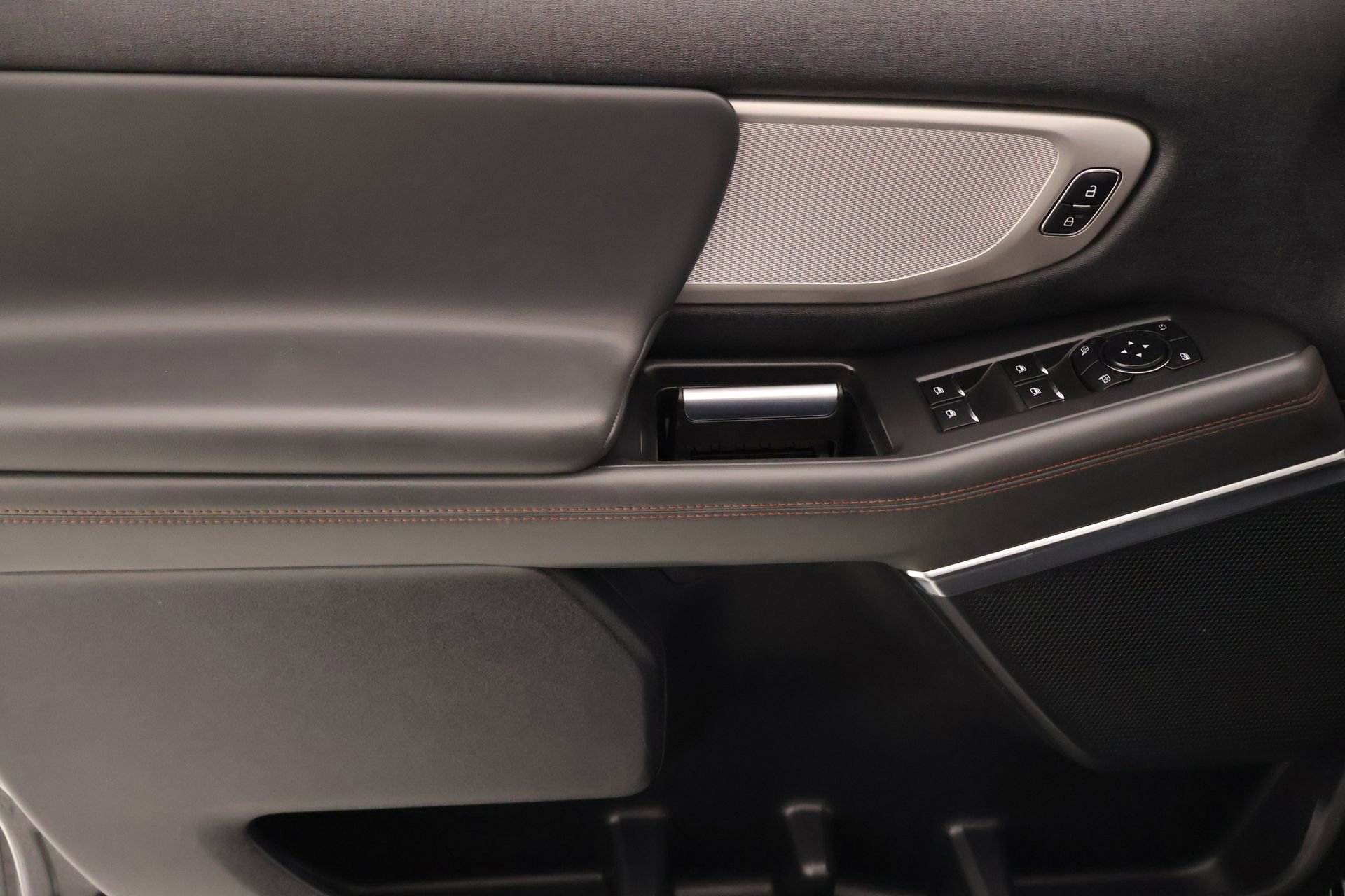 Used 2025 Ford Expedition Active image 17