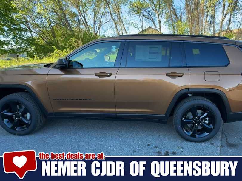 New 2026 Jeep Grand Cherokee L Limited w/ Limited Altitude Package AWD/4WD image 6