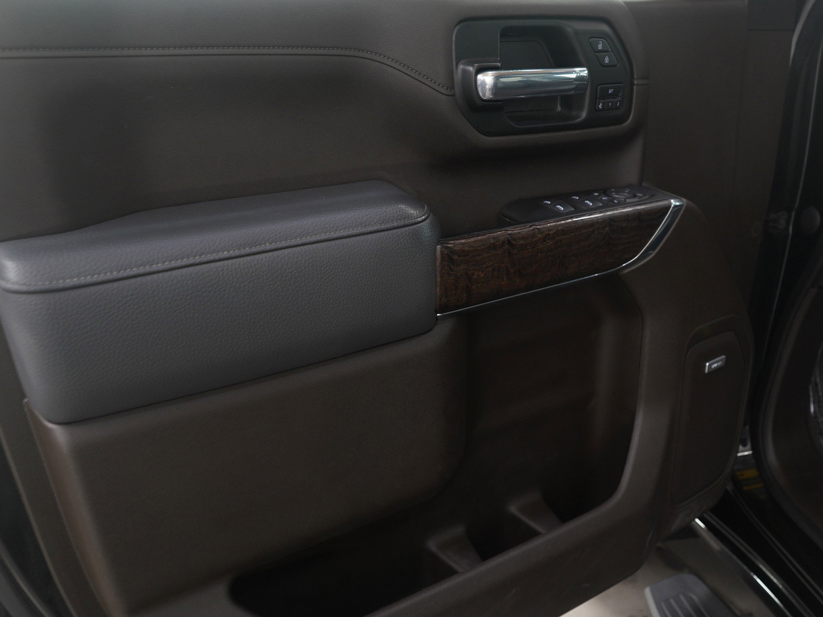 Used 2021 GMC Sierra 2500 Denali w/ Denali Ultimate Package image 22