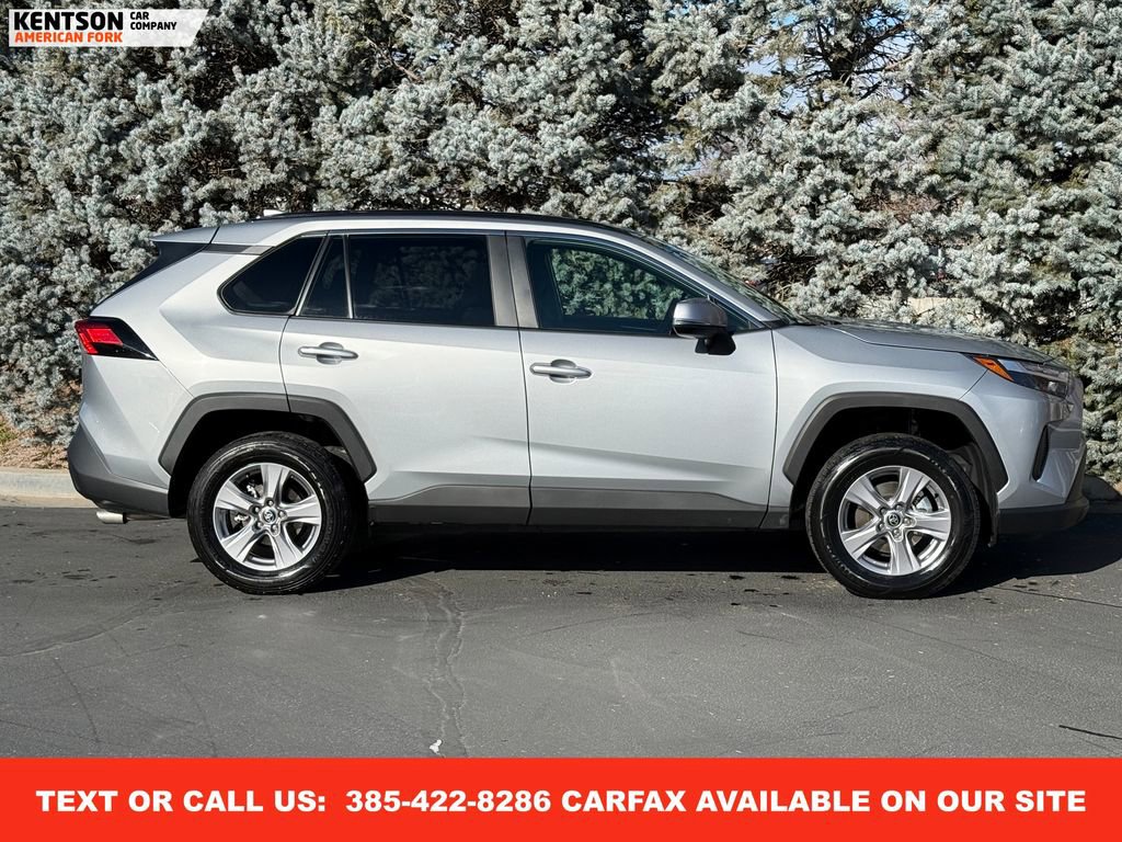 Used 2025 Toyota RAV4 XLE image 9