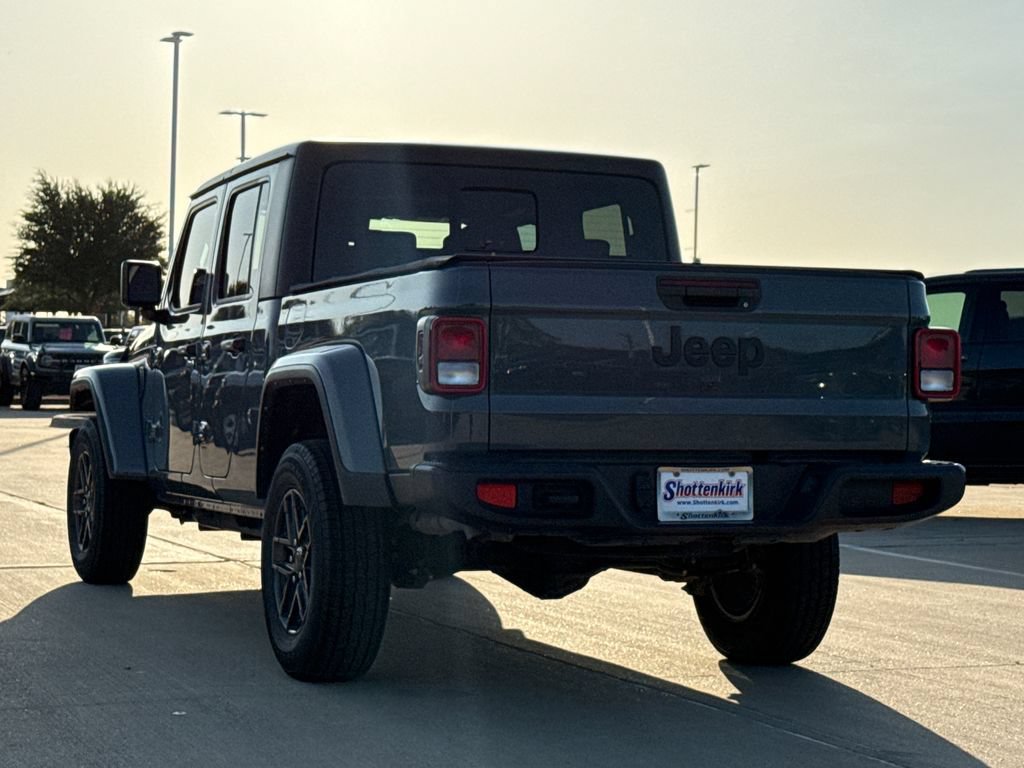 Used 2024 Jeep Gladiator Sport AWD/4WD image 7
