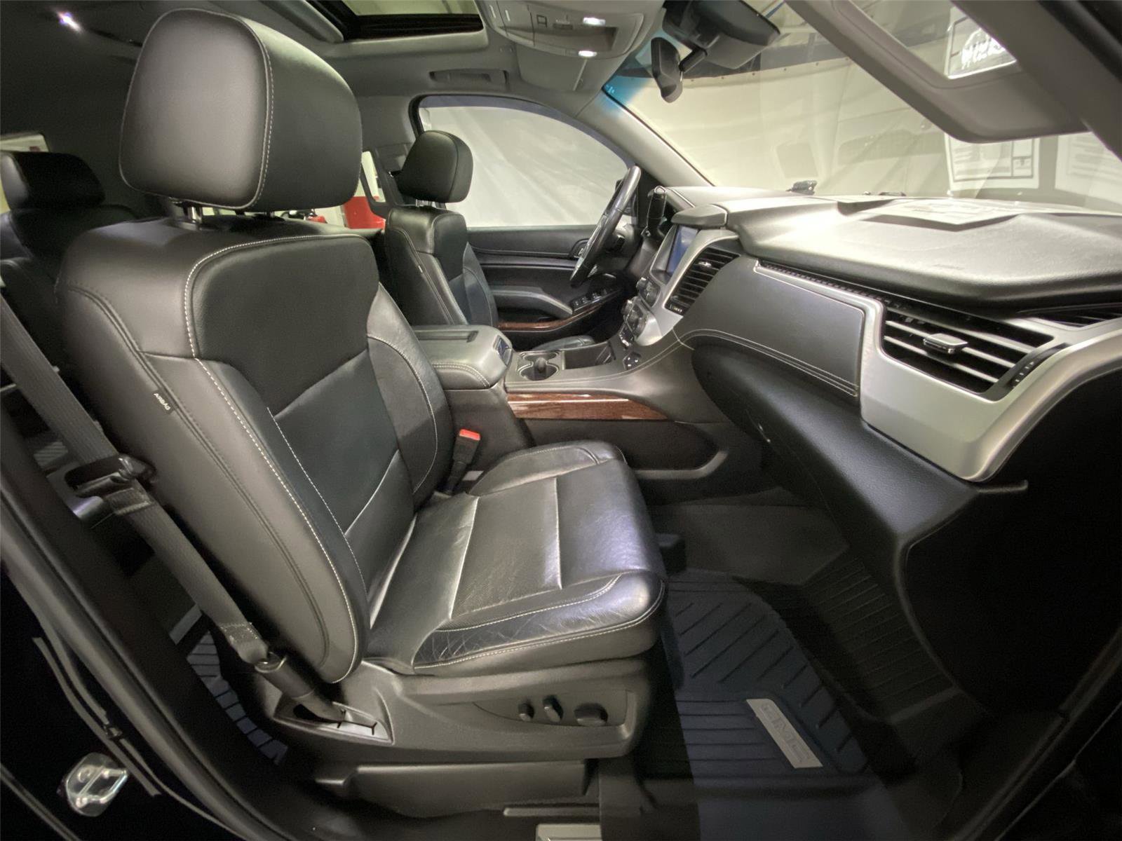 Used 2019 GMC Yukon SLT w/ Graphite Performance Edition image 31
