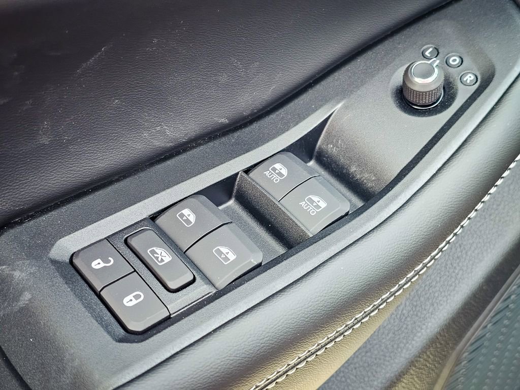 New 2025 Jeep Grand Cherokee L Limited w/ Black Appearance Package image 12