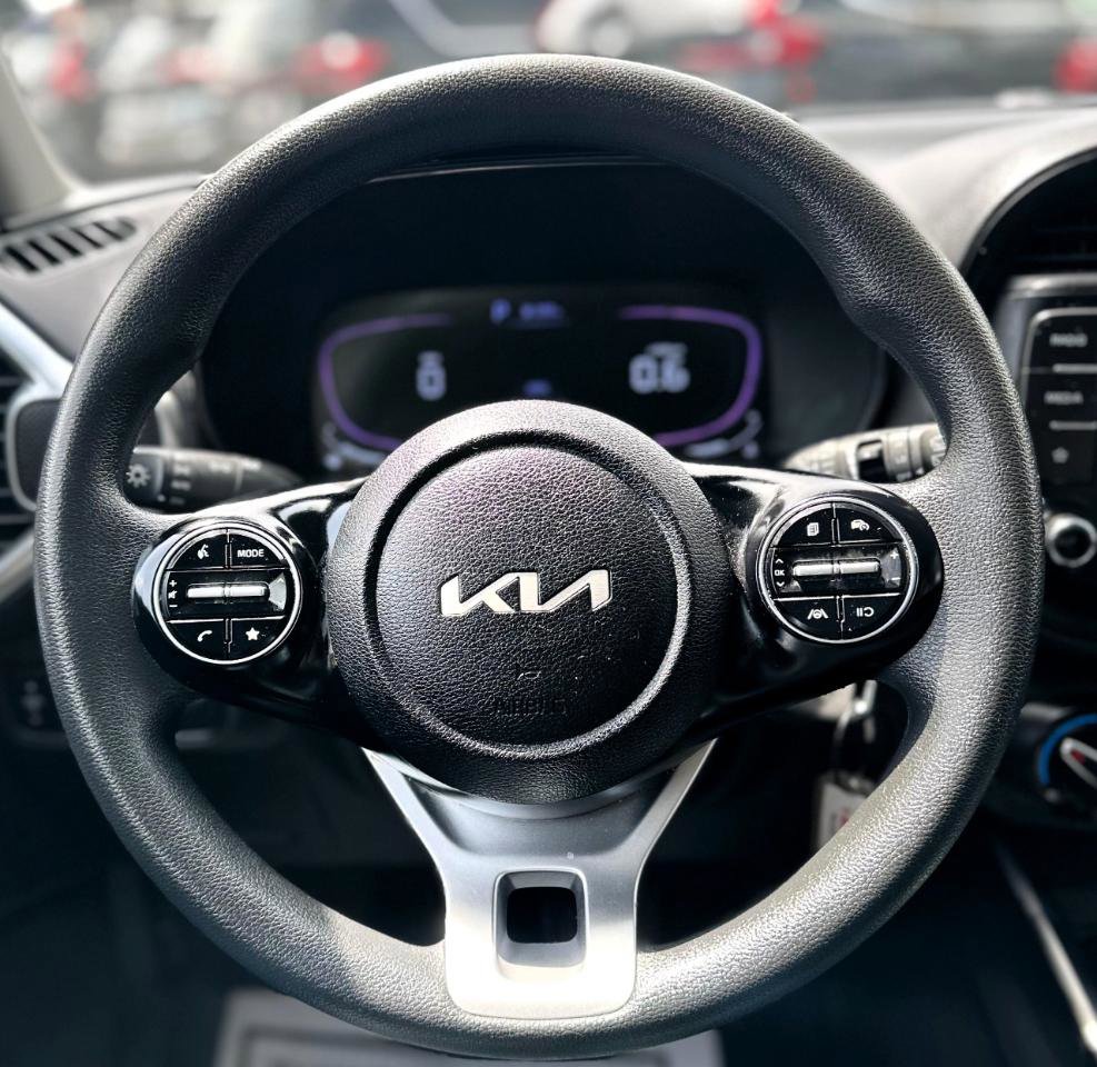 Used 2024 Kia Soul LX w/ Option Group 015 FWD image 13