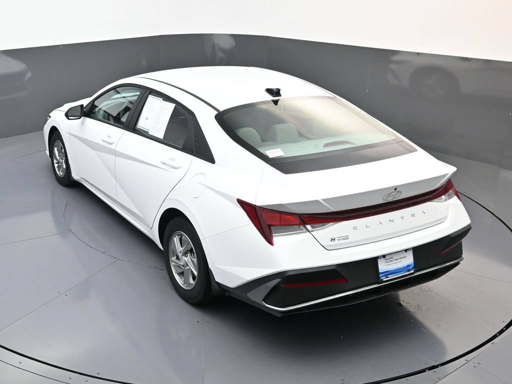 Certified 2026 Hyundai Elantra SE FWD image 18