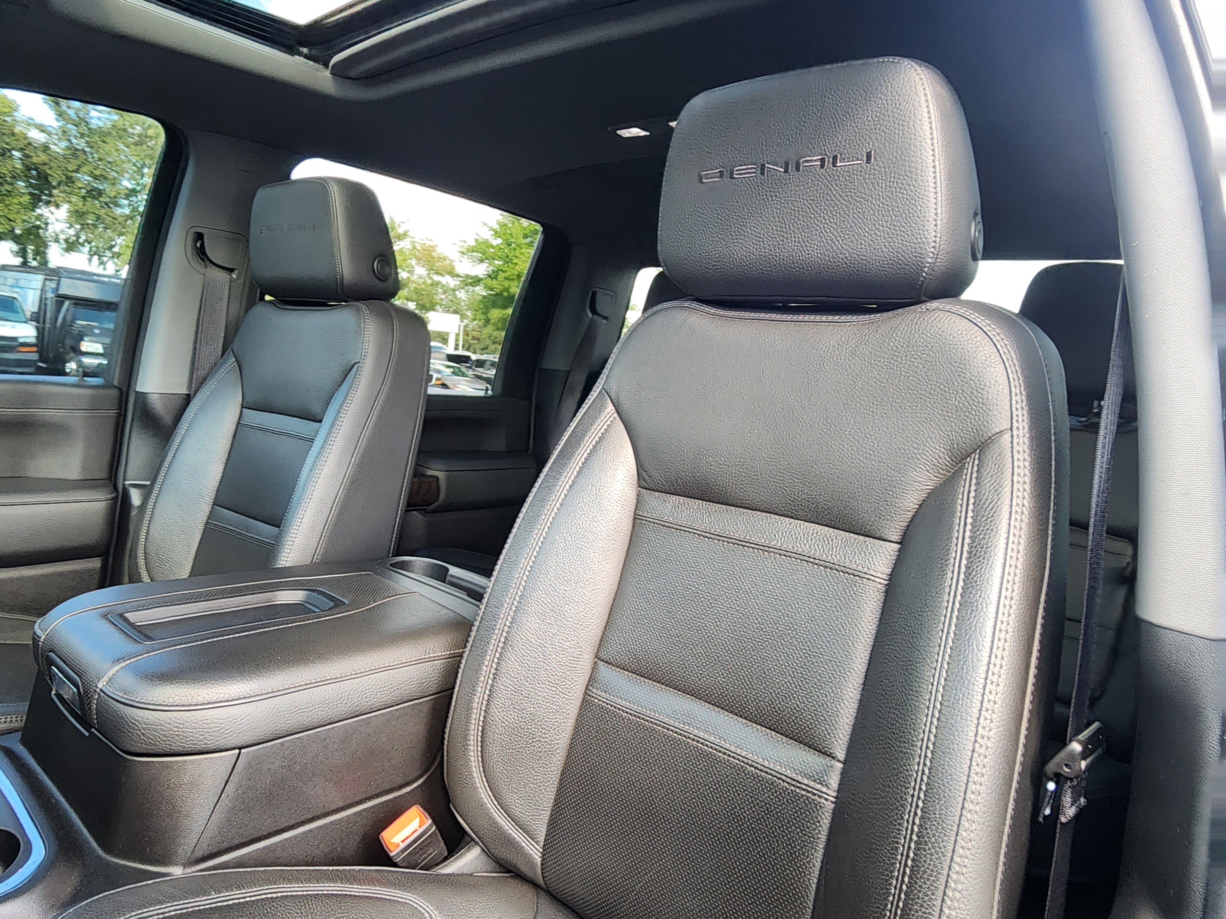 Used 2022 GMC Sierra 3500 Denali image 22