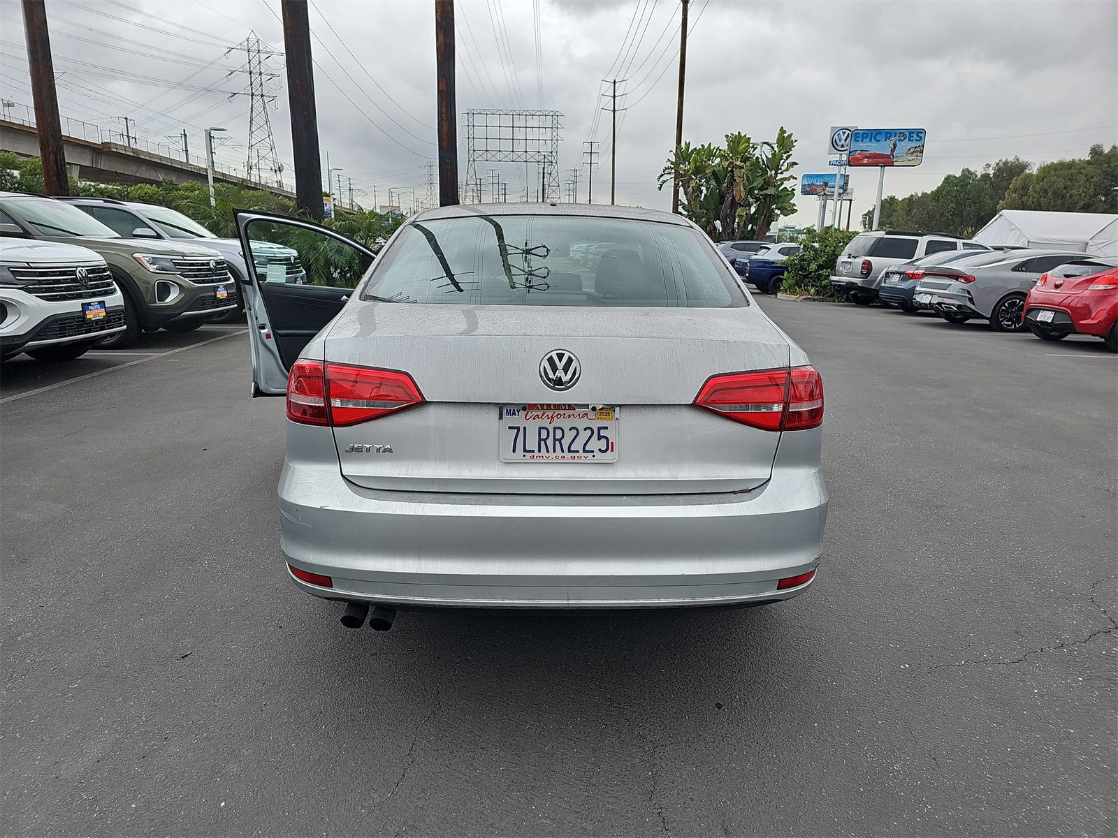 Used 2015 Volkswagen Jetta S image 11