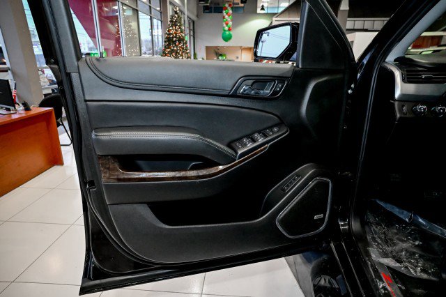 Used 2020 Chevrolet Suburban LT image 19