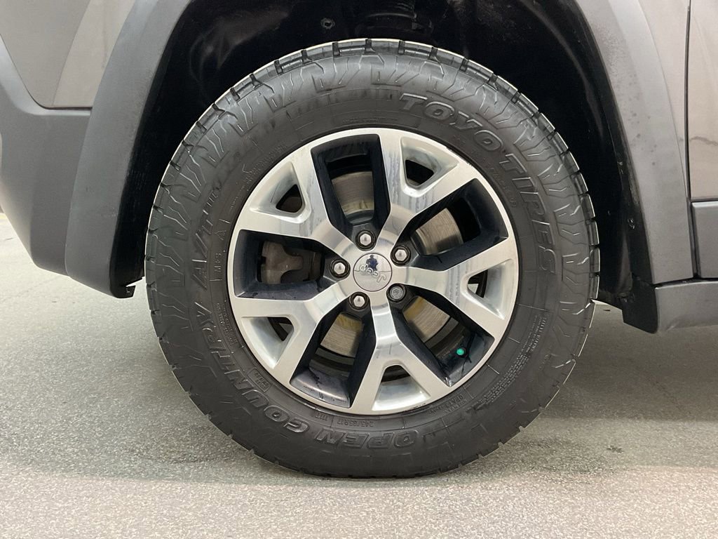 Used 2015 Jeep Cherokee Trailhawk w/ Comfort/Convenience Group image 30