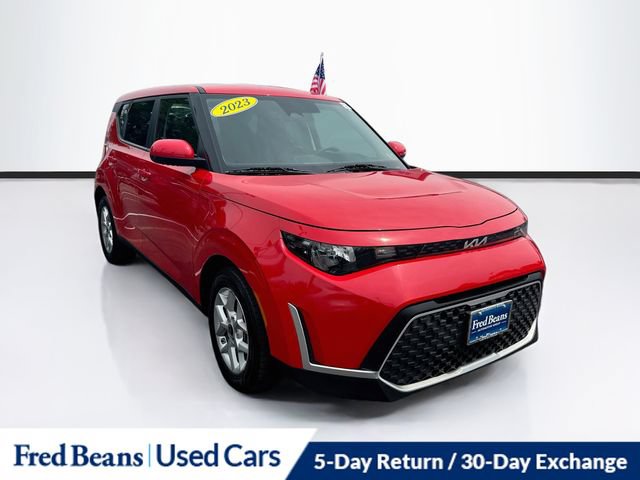 Used 2023 Kia Soul LX w/ LX Technology Package FWD image 1